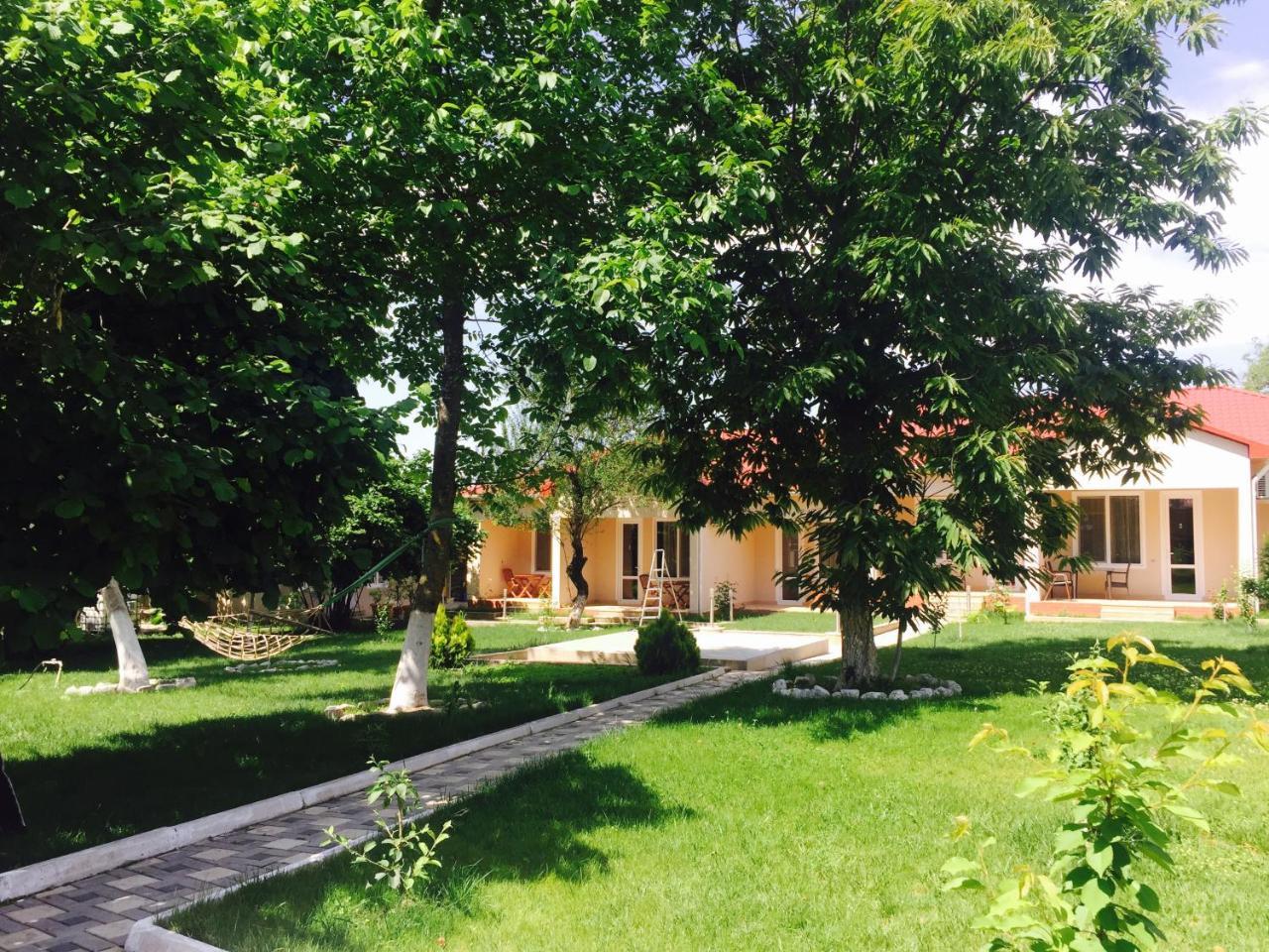 One Dom Cottage Qəbələ Zewnętrze zdjęcie