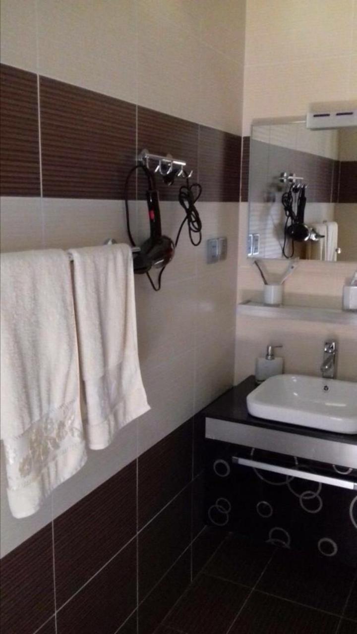 One Dom Cottage Qəbələ Zewnętrze zdjęcie